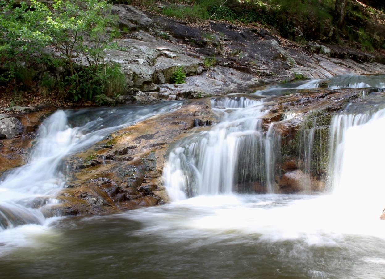 Saut de Veiyeres en corrèze cascade Saut de Veiyeres en corrèze à lamativie