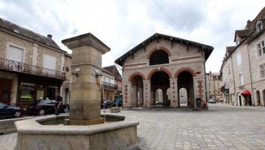 ville de gramat capitale du causse proche camping les trois sources